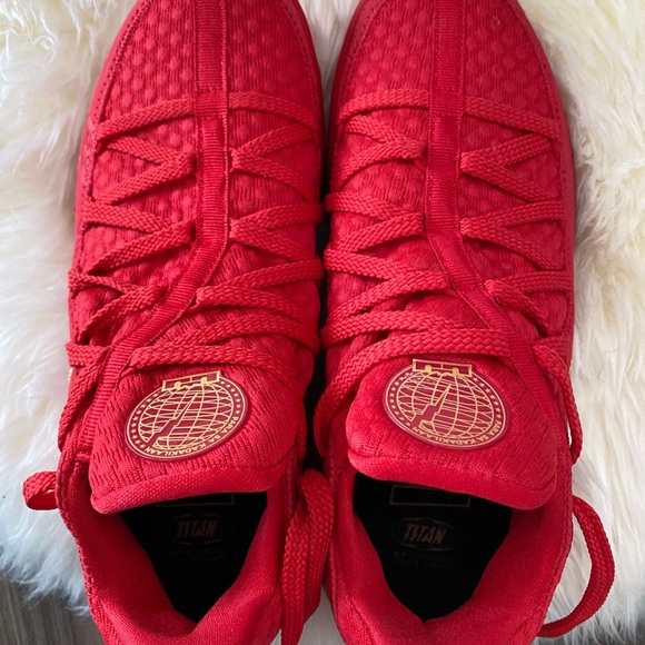 Nike LeBron 17 Low Sneakers - Unisex - Picture 7 of 9